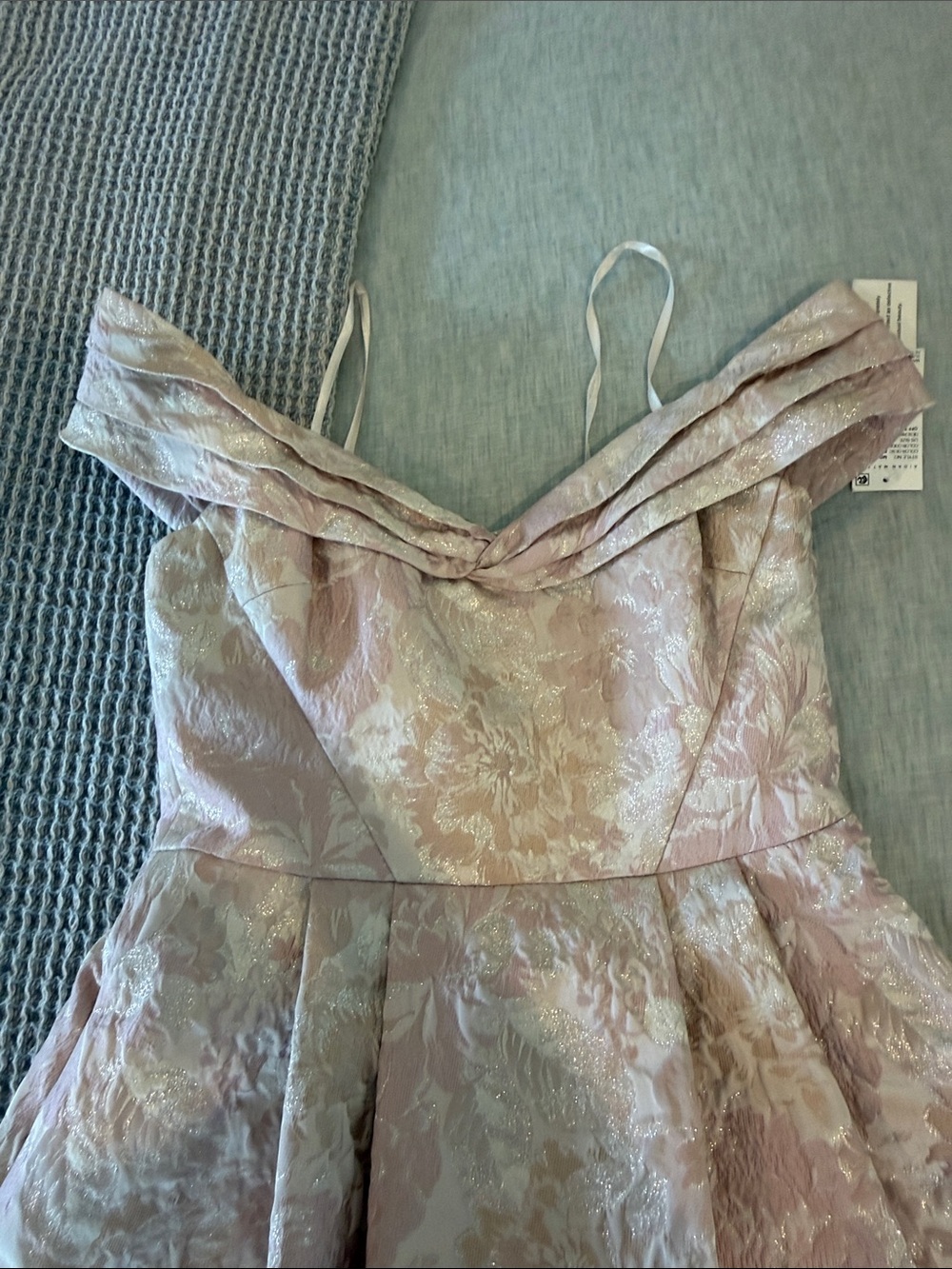 Off-Shoulder Floral Jacquard Dress in Blush Pink - Picture 4 of 8